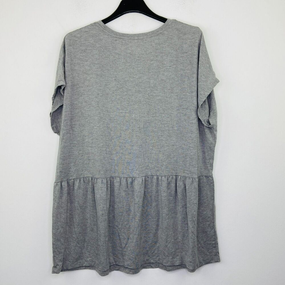 Lane Bryant Women's 14/16 Shirt Gray Floral Graphic Peplum Short Sleeve Tee BI29 - Picture 4 of 4
